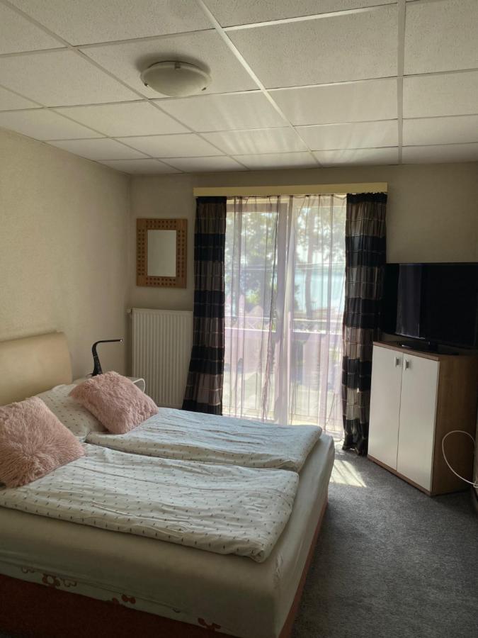 Panzio Tata Bed & Breakfast エクステリア 写真