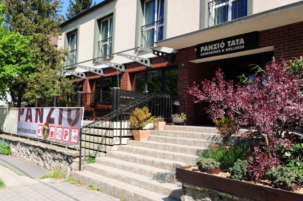 Panzio Tata Bed & Breakfast エクステリア 写真