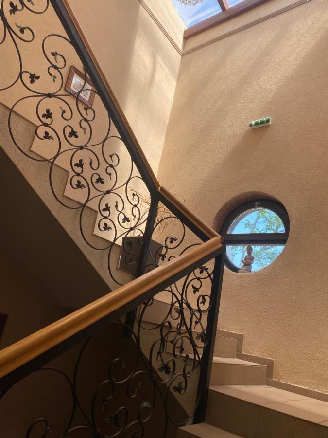 Panzio Tata Bed & Breakfast エクステリア 写真